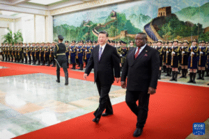 H.E. President Xi Jinping and H.E. President Julius Maada Bio jointly inspected the guard of honor of the PLA at the welcoming ceremony. | The Calabash Newspaper